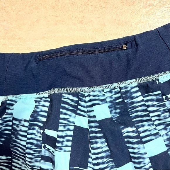 Under Armour Speedpocket Run N Shorts short in Blue Fitted women’s size S - Picture 5 of 10